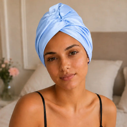 Bonnet en Soie Bleu Ciel – 19 Mommes