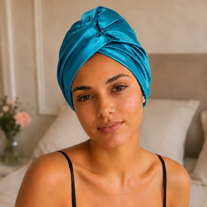 Bonnet en Soie Bleu Paon – 19 Mommes