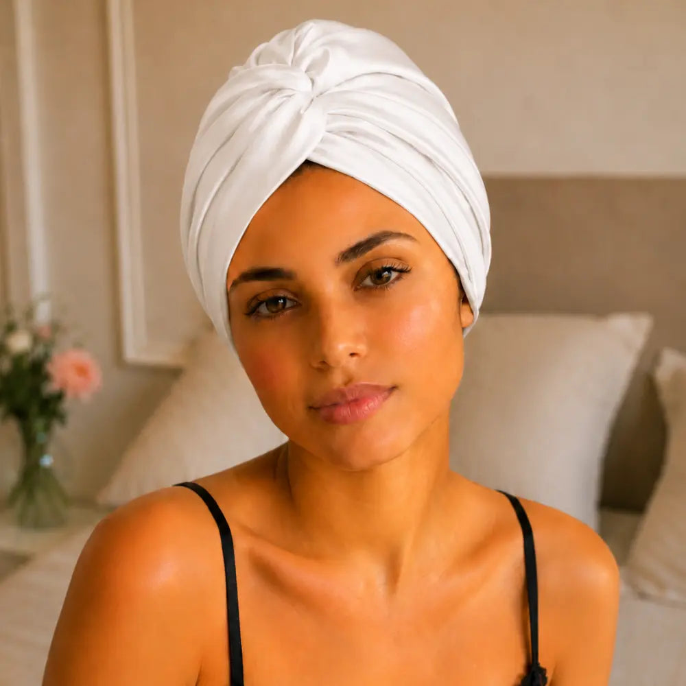 Bonnet en Soie Ivoire – 19 Mommes